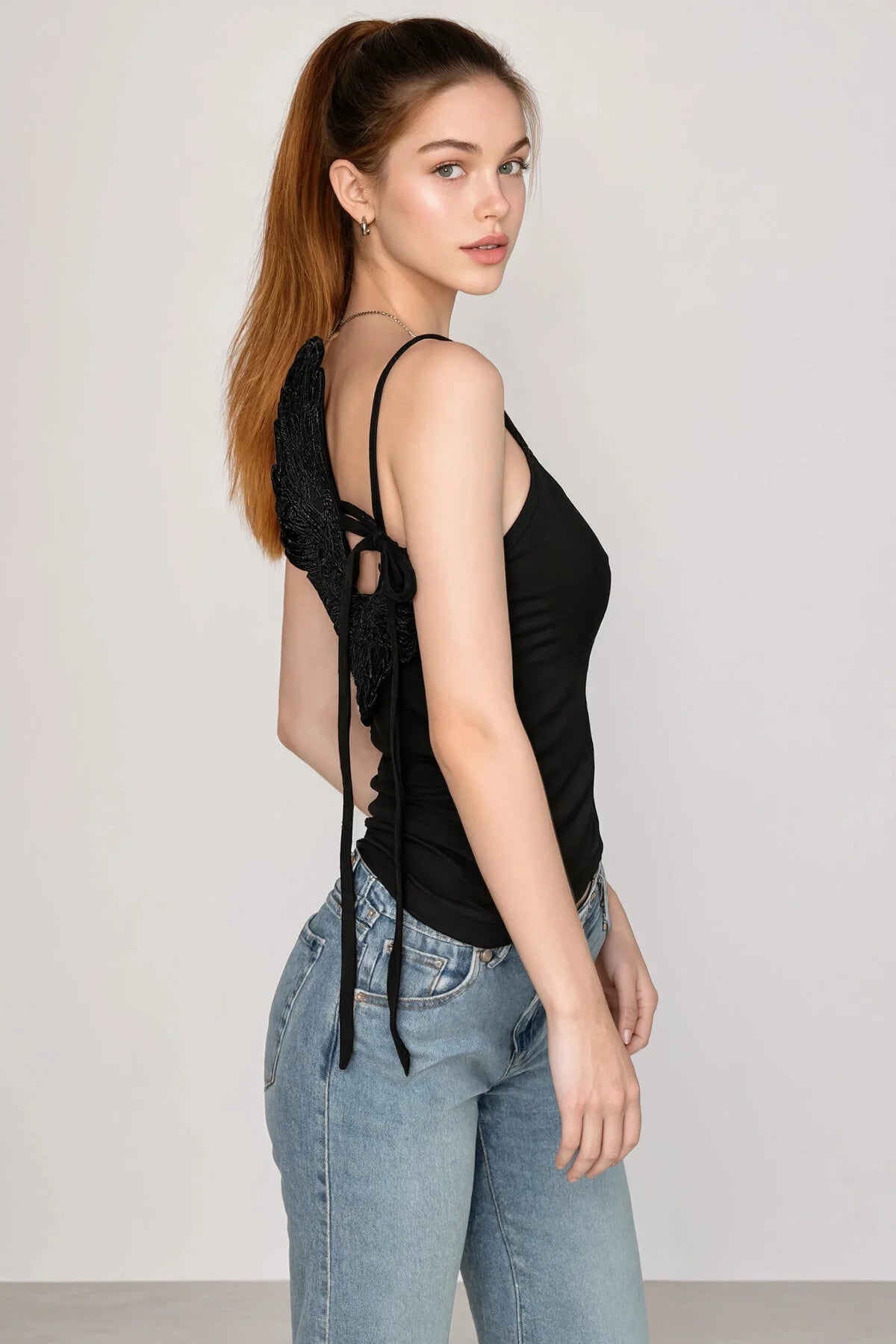 Siyah Melek Kanatlı Bağlamalı Sırt Dekolteli Y2K Kısa Kollu Crop - None Wear